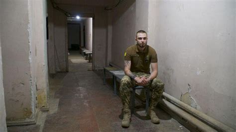 Ukraine war: Conscription squads send Ukrainian men into hiding .